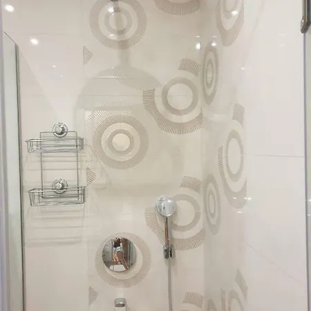 شقة Luxury 2 Bedroom,2 Bathroom ,free Parking *