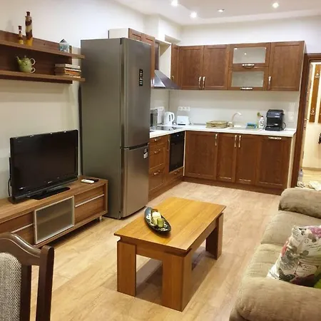 Luxury 2 Bedroom,2 Bathroom ,free Parking شقة بلوفديف