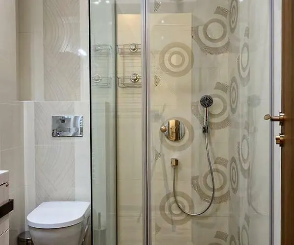 Luxury 2 Bedroom,2 Bathroom ,free Parking