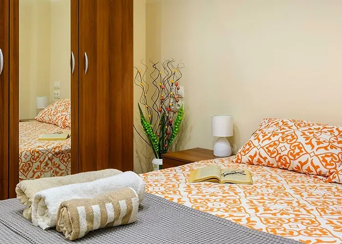 Luxury 2 Bedroom,2 Bathroom ,free Parking 公寓